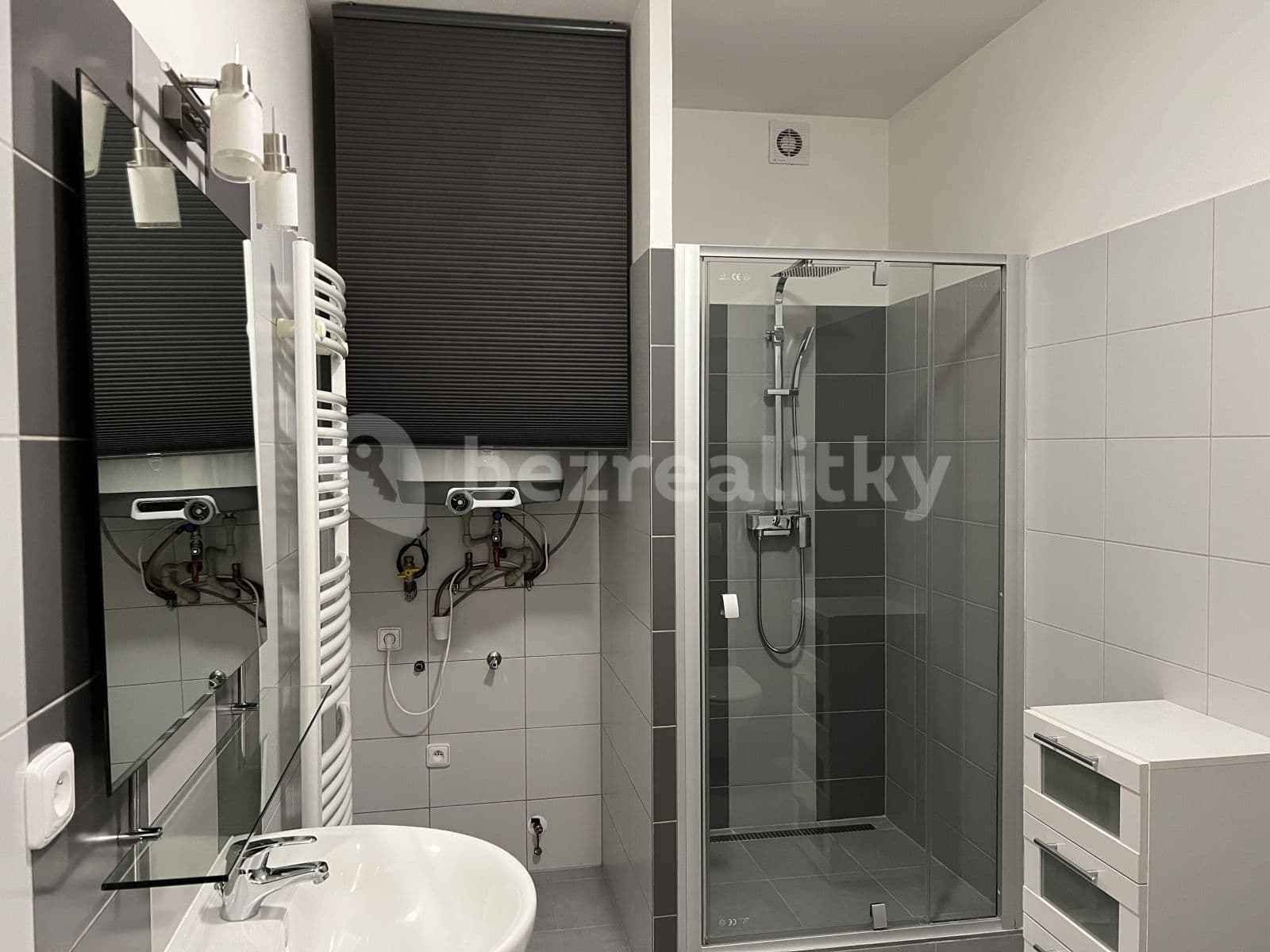 Prenájom bytu 2-izbový 52 m², Polní, Veleň, Středočeský kraj Prenájom bytu 2-izbový 52 m², Polní, Veleň, Středočeský kraj