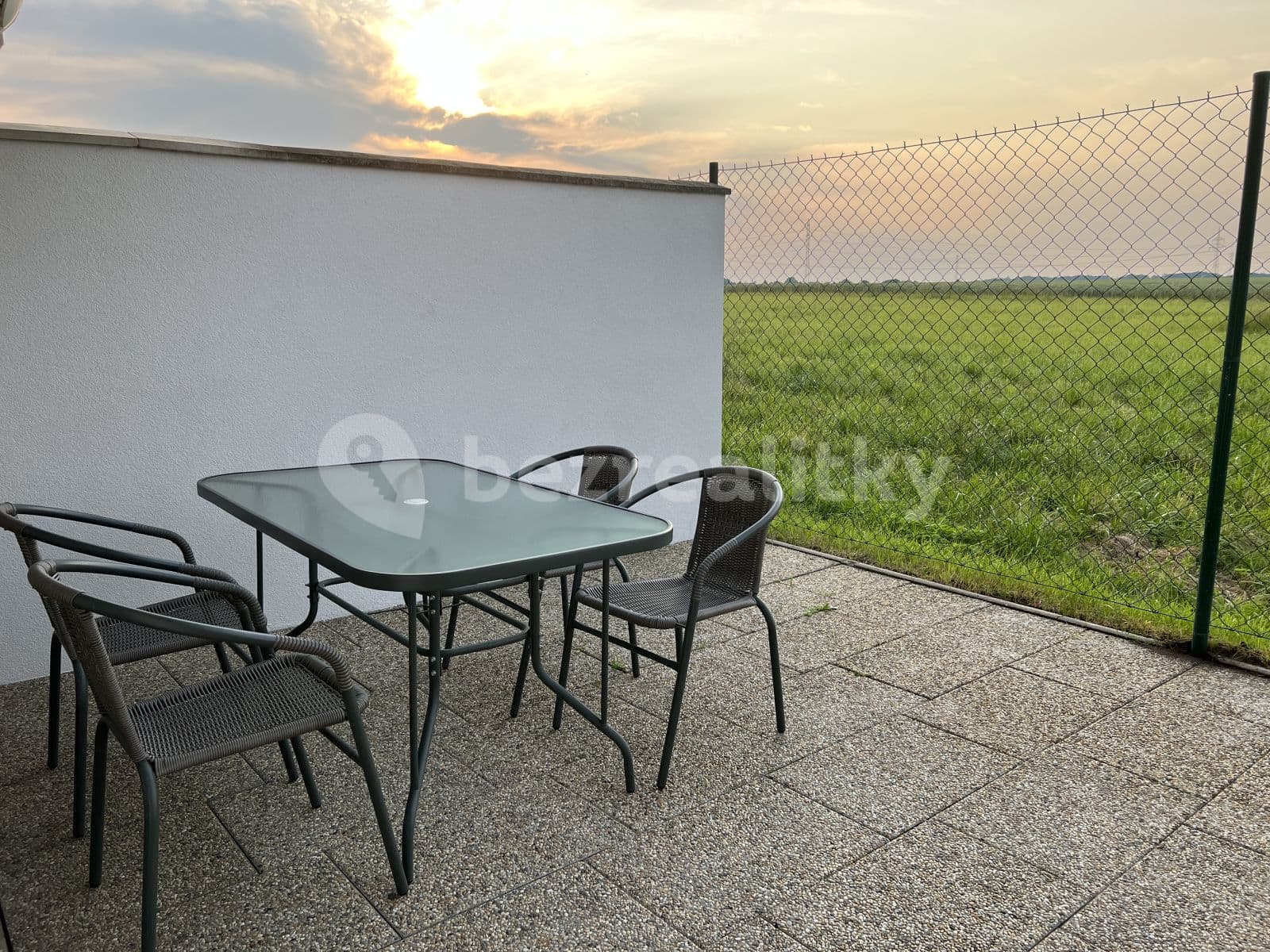 Prenájom bytu 2-izbový 52 m², Polní, Veleň, Středočeský kraj Prenájom bytu 2-izbový 52 m², Polní, Veleň, Středočeský kraj