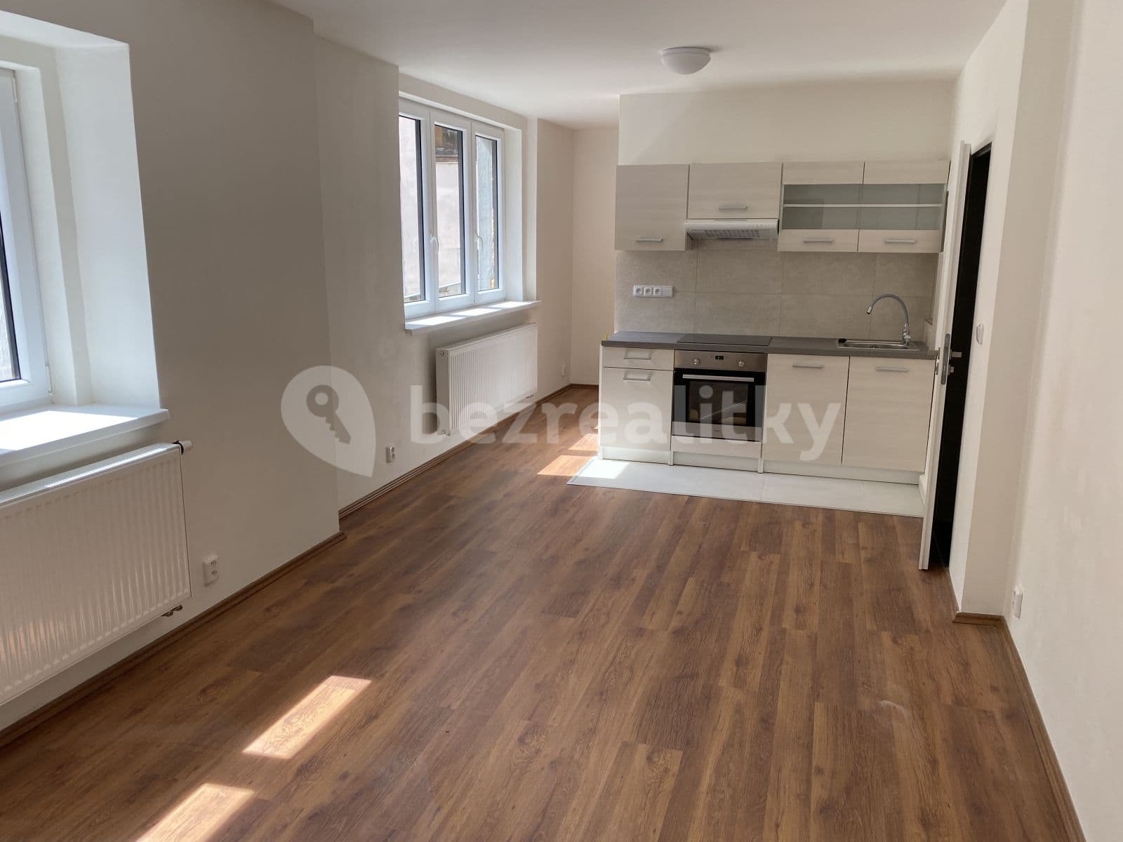 Prenájom bytu 1-izbový 33 m², Havlíčkova, Roudnice nad Labem, Ústecký kraj Prenájom bytu 1-izbový 33 m², Havlíčkova, Roudnice nad Labem, Ústecký kraj