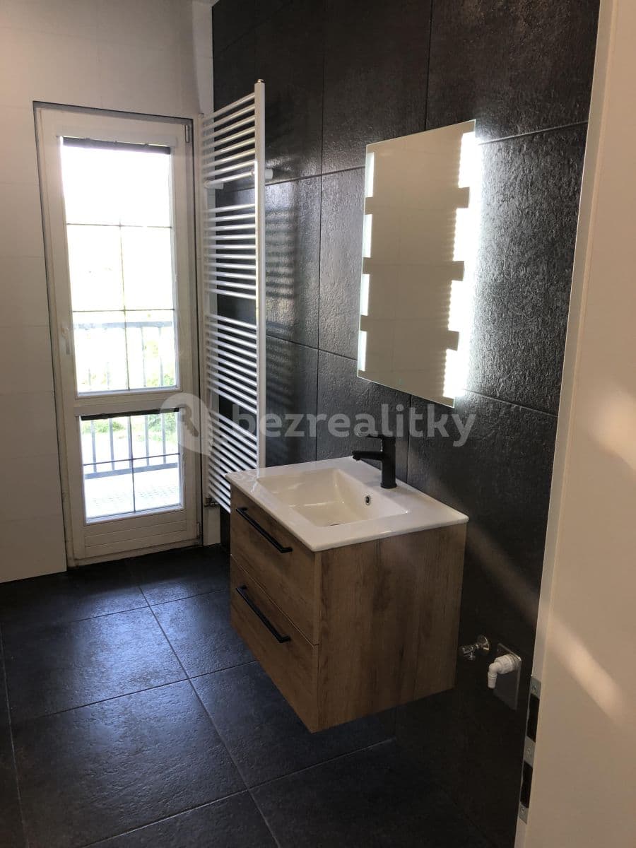 Prenájom bytu 2-izbový 57 m², Těšínská, Ostrava, Moravskoslezský kraj Prenájom bytu 2-izbový 57 m², Těšínská, Ostrava, Moravskoslezský kraj