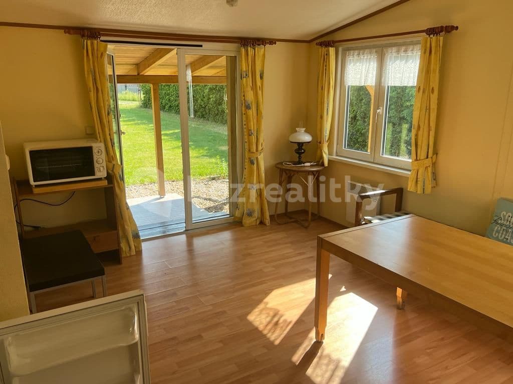 Prenájom domu 40 m², pozemek 1.100 m², Nový Vestec, Středočeský kraj Prenájom domu 40 m², pozemek 1.100 m², Nový Vestec, Středočeský kraj