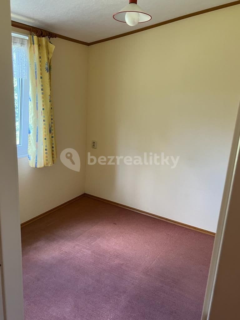 Prenájom domu 40 m², pozemek 1.100 m², Nový Vestec, Středočeský kraj Prenájom domu 40 m², pozemek 1.100 m², Nový Vestec, Středočeský kraj