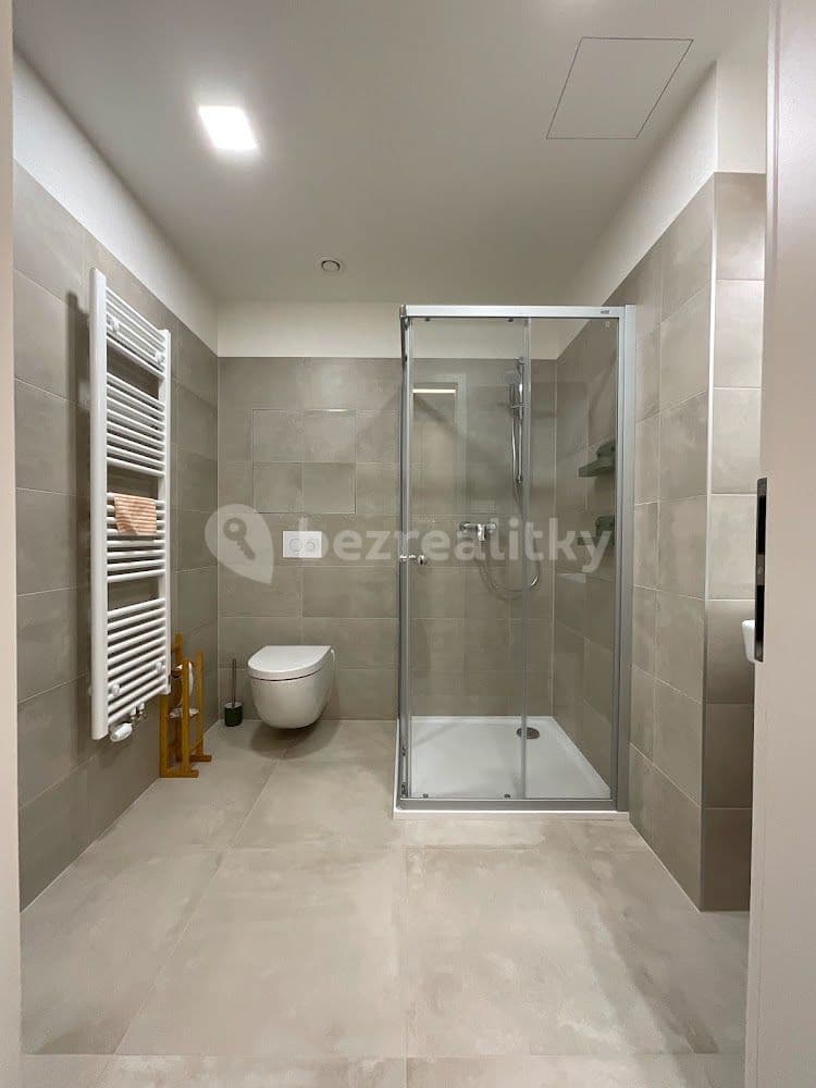 Prenájom bytu 1-izbový 32 m², Mezi Vodami, Praha, Praha Prenájom bytu 1-izbový 32 m², Mezi Vodami, Praha, Praha