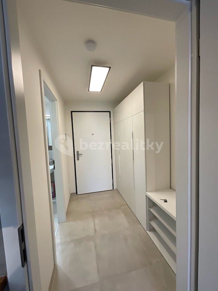 Prenájom bytu 1-izbový 32 m², Mezi Vodami, Praha, Praha Prenájom bytu 1-izbový 32 m², Mezi Vodami, Praha, Praha