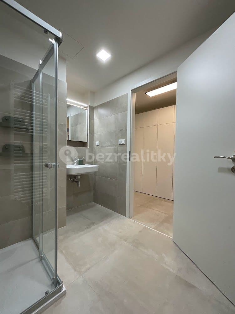 Prenájom bytu 1-izbový 32 m², Mezi Vodami, Praha, Praha Prenájom bytu 1-izbový 32 m², Mezi Vodami, Praha, Praha