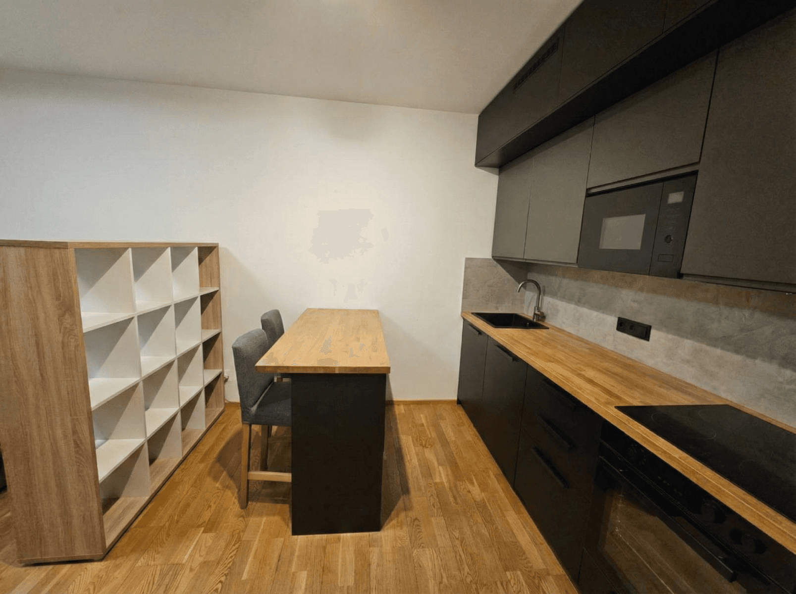 Prenájom bytu 1-izbový 32 m², Mezi Vodami, Praha, Praha Prenájom bytu 1-izbový 32 m², Mezi Vodami, Praha, Praha