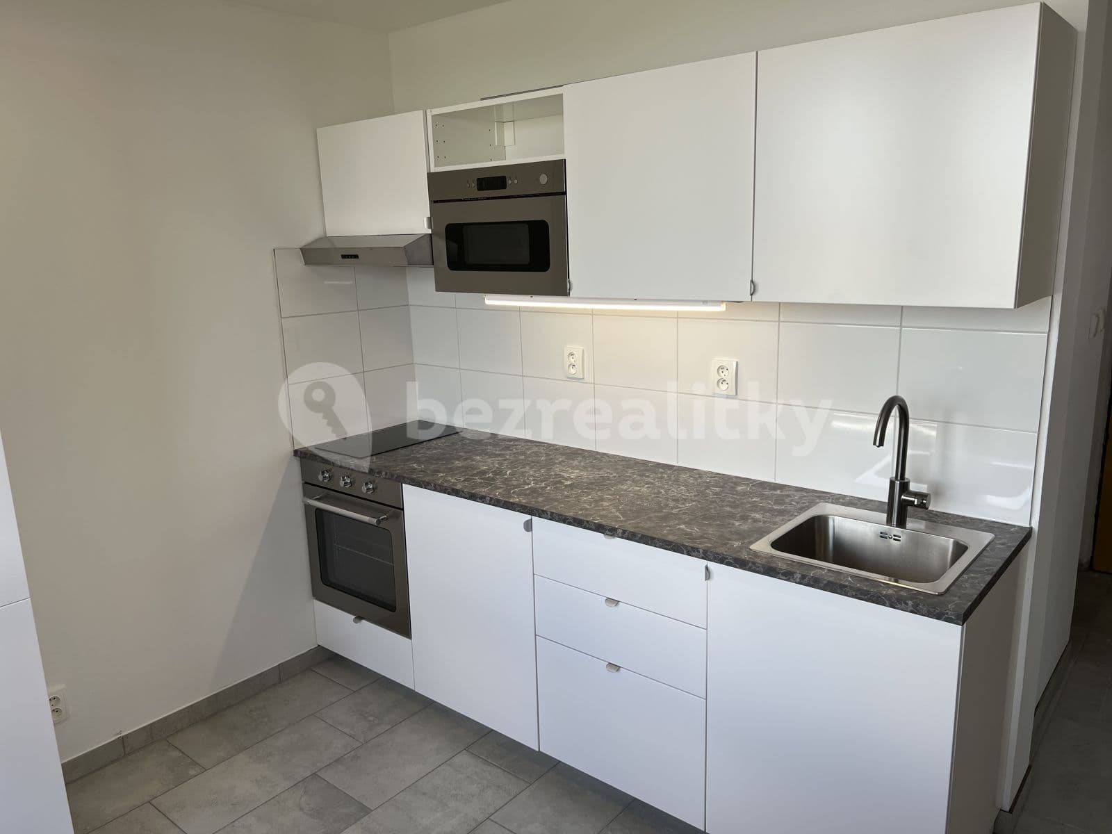 Prenájom bytu 1-izbový 32 m², Hranická, Lipník nad Bečvou, Olomoucký kraj Prenájom bytu 1-izbový 32 m², Hranická, Lipník nad Bečvou, Olomoucký kraj