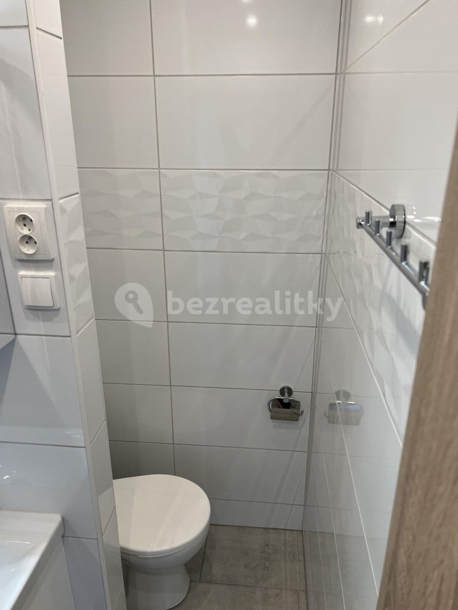 Prenájom bytu 1-izbový 32 m², Hranická, Lipník nad Bečvou, Olomoucký kraj Prenájom bytu 1-izbový 32 m², Hranická, Lipník nad Bečvou, Olomoucký kraj