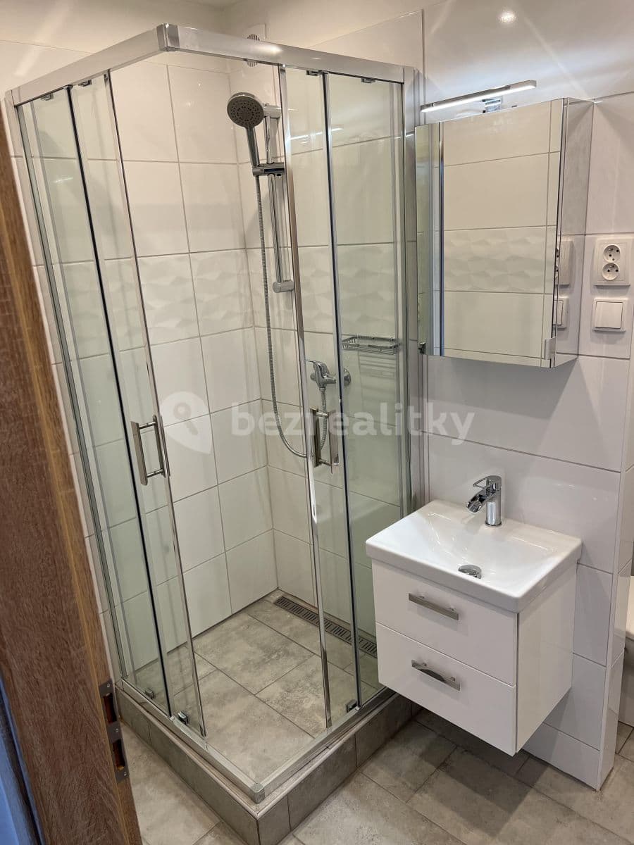 Prenájom bytu 1-izbový 32 m², Hranická, Lipník nad Bečvou, Olomoucký kraj Prenájom bytu 1-izbový 32 m², Hranická, Lipník nad Bečvou, Olomoucký kraj