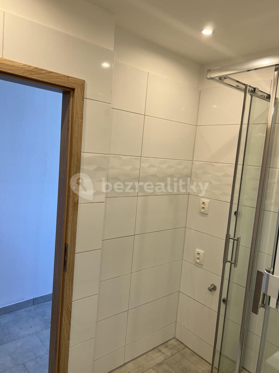 Prenájom bytu 1-izbový 32 m², Hranická, Lipník nad Bečvou, Olomoucký kraj Prenájom bytu 1-izbový 32 m², Hranická, Lipník nad Bečvou, Olomoucký kraj