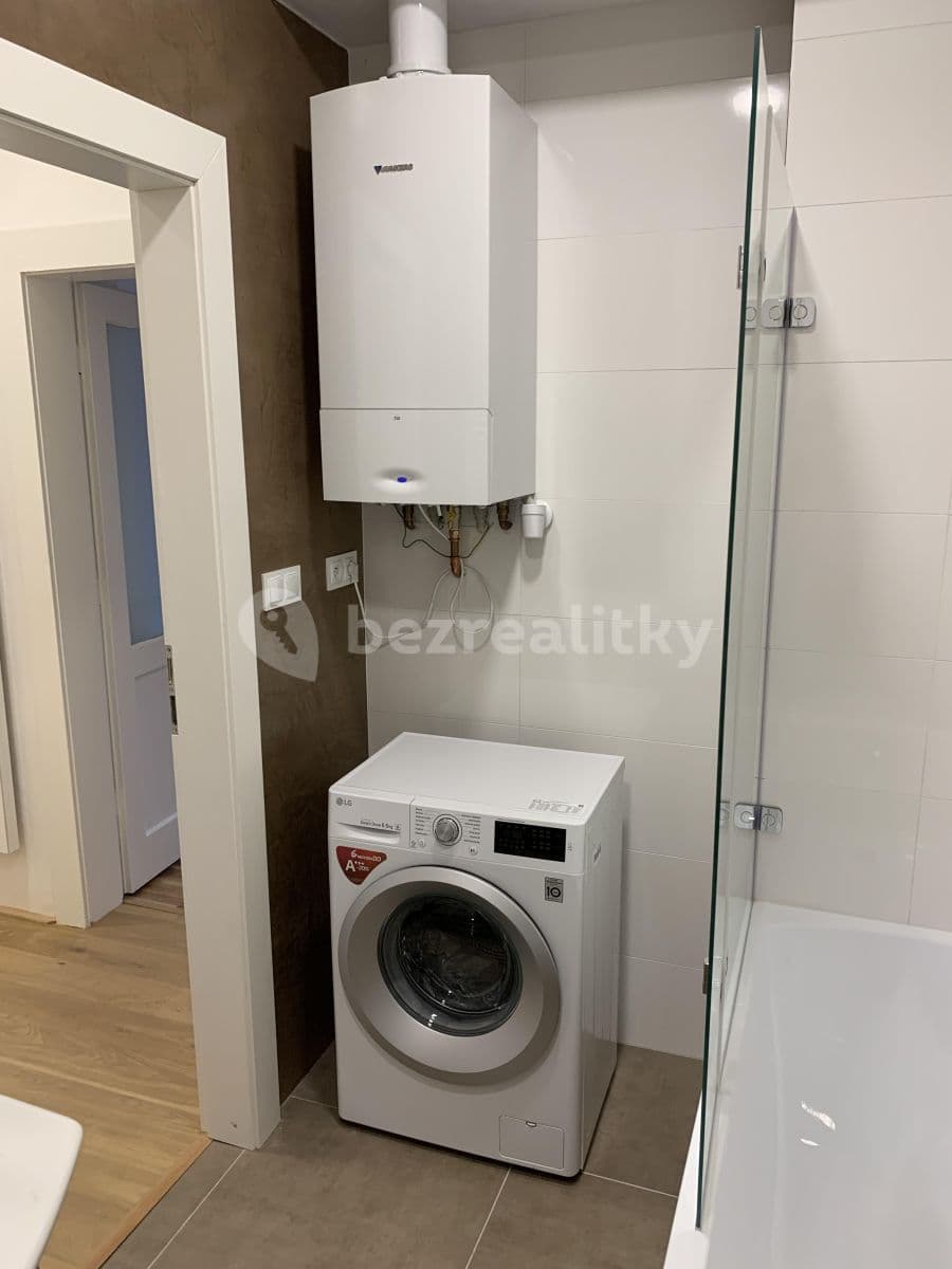 Prenájom bytu 2-izbový 70 m², Korunní, Praha, Praha Prenájom bytu 2-izbový 70 m², Korunní, Praha, Praha