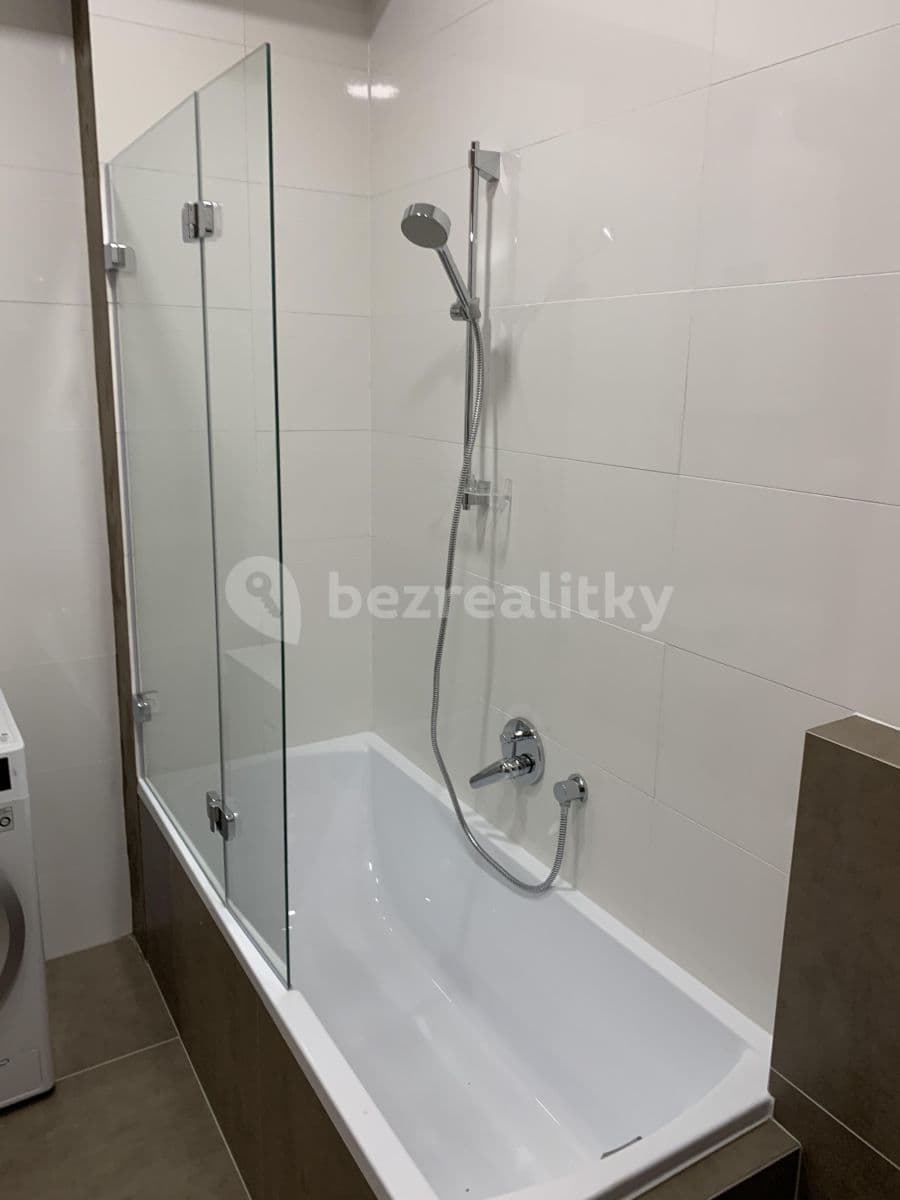 Prenájom bytu 2-izbový 70 m², Korunní, Praha, Praha Prenájom bytu 2-izbový 70 m², Korunní, Praha, Praha