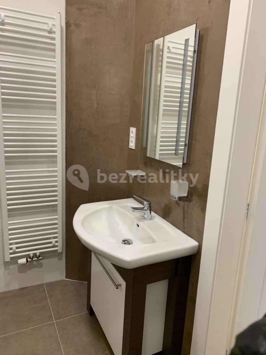 Prenájom bytu 2-izbový 70 m², Korunní, Praha, Praha Prenájom bytu 2-izbový 70 m², Korunní, Praha, Praha