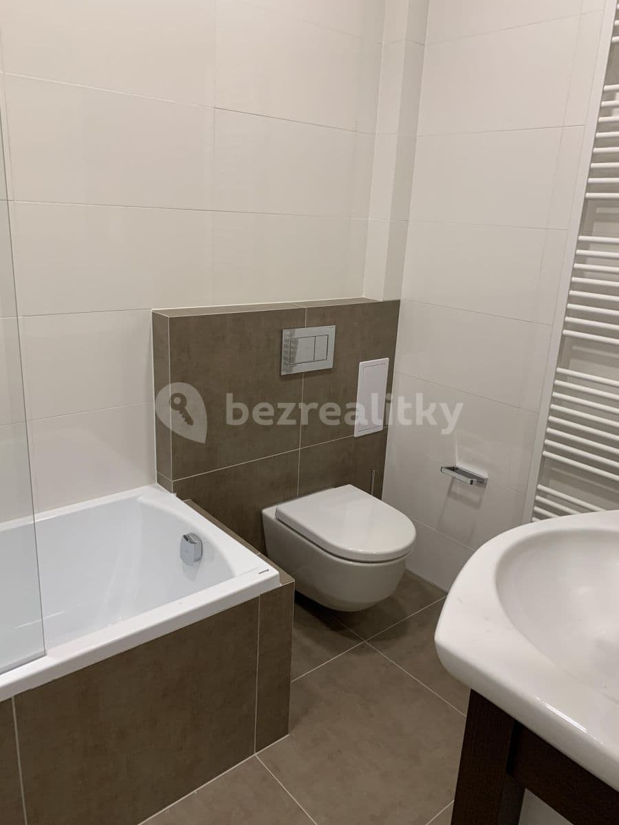 Prenájom bytu 2-izbový 70 m², Korunní, Praha, Praha Prenájom bytu 2-izbový 70 m², Korunní, Praha, Praha