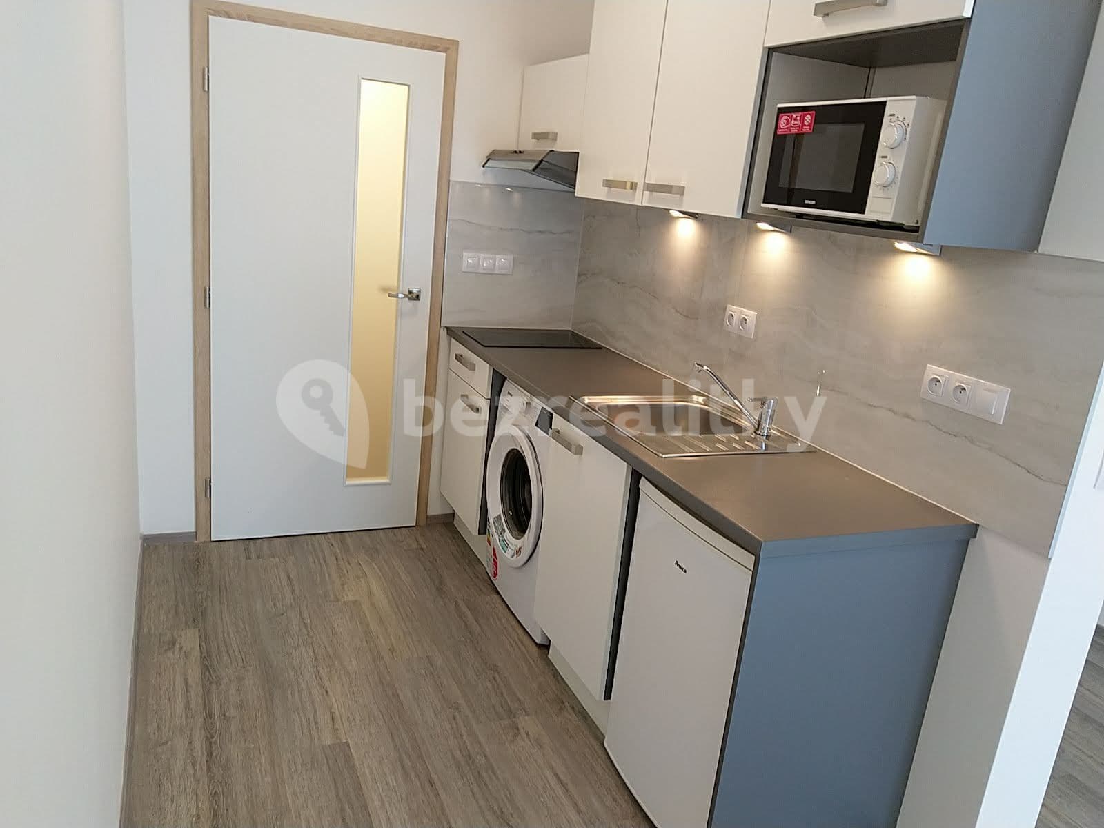 Prenájom bytu 1-izbový 32 m², Poříčí, Brno, Jihomoravský kraj Prenájom bytu 1-izbový 32 m², Poříčí, Brno, Jihomoravský kraj