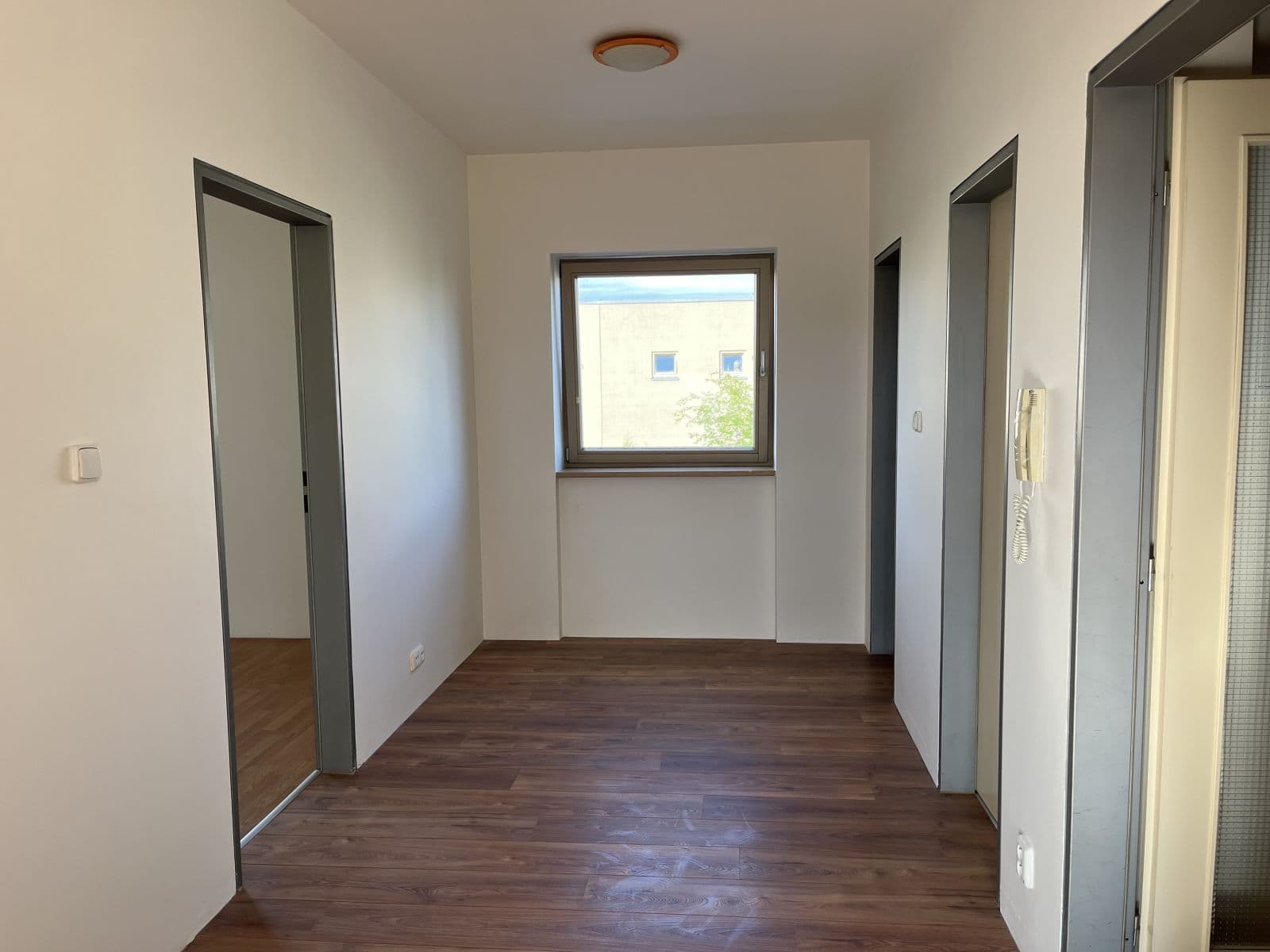 Prenájom bytu 3-izbový 85 m², Červená Skála, Husinec, Středočeský kraj Prenájom bytu 3-izbový 85 m², Červená Skála, Husinec, Středočeský kraj