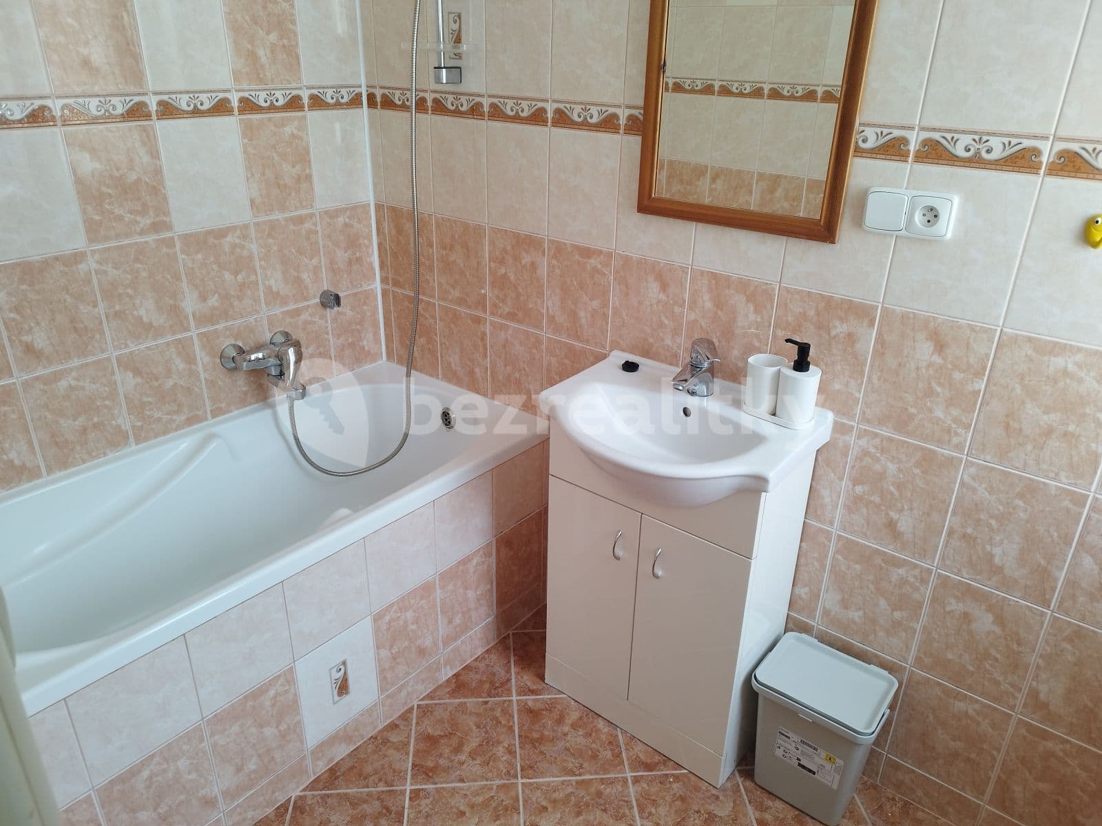 Prenájom bytu 1-izbový 41 m², Jindřicha Plachty, Praha, Praha Prenájom bytu 1-izbový 41 m², Jindřicha Plachty, Praha, Praha