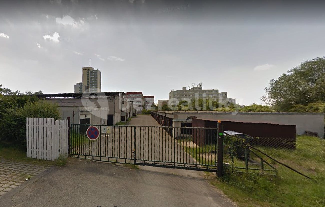 Prenájom garáže 20 m², Bohuslava Martinů, Praha, Praha Prenájom garáže 20 m², Bohuslava Martinů, Praha, Praha