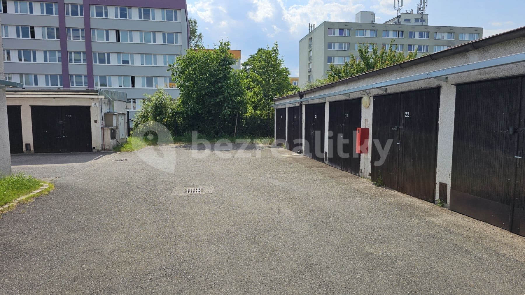 Prenájom garáže 20 m², Bohuslava Martinů, Praha, Praha Prenájom garáže 20 m², Bohuslava Martinů, Praha, Praha