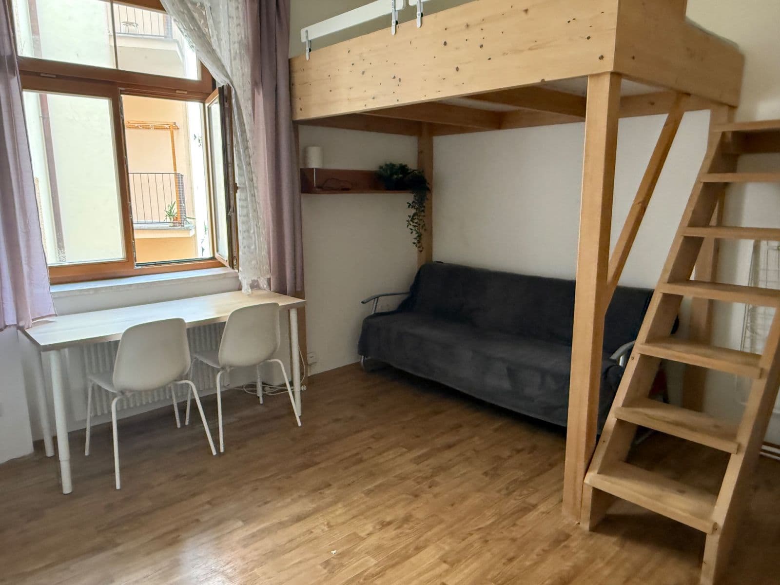 Prenájom bytu 1-izbový 29 m², Jaselská , Praha, Praha Prenájom bytu 1-izbový 29 m², Jaselská , Praha, Praha