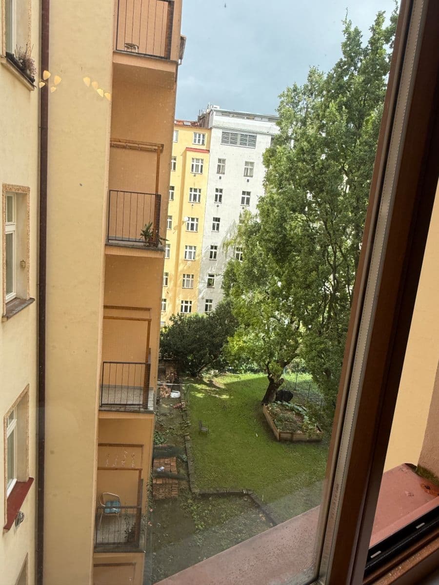 Prenájom bytu 1-izbový 29 m², Jaselská , Praha, Praha Prenájom bytu 1-izbový 29 m², Jaselská , Praha, Praha