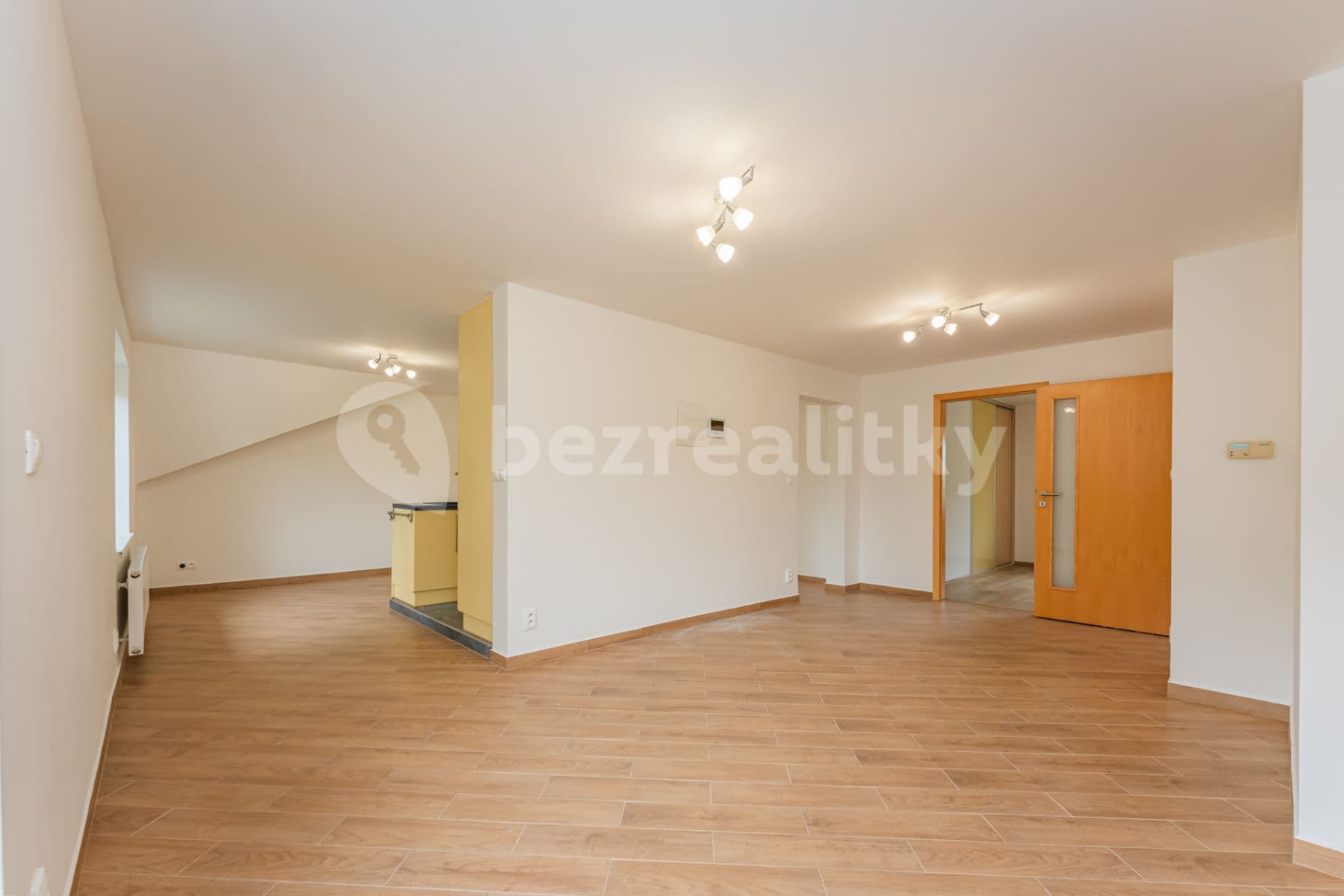 Prenájom bytu 3-izbový 398 m², V Rybníčkách, Praha, Praha Prenájom bytu 3-izbový 398 m², V Rybníčkách, Praha, Praha
