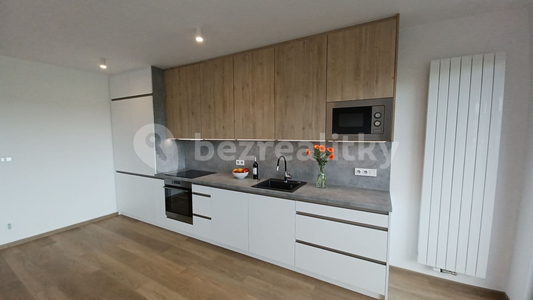 Prenájom bytu 3-izbový 85 m², Veverské Knínice, Jihomoravský kraj Prenájom bytu 3-izbový 85 m², Veverské Knínice, Jihomoravský kraj
