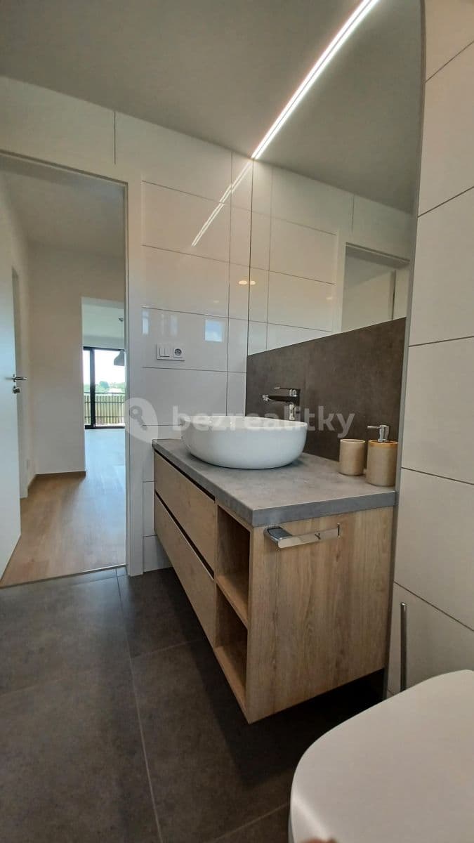 Prenájom bytu 3-izbový 85 m², Veverské Knínice, Jihomoravský kraj Prenájom bytu 3-izbový 85 m², Veverské Knínice, Jihomoravský kraj