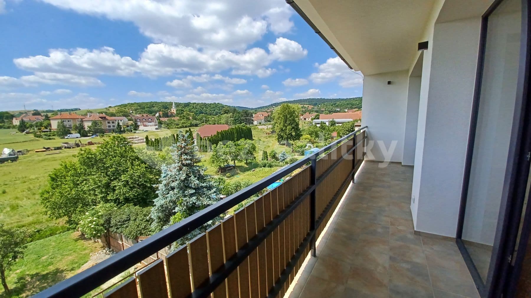 Prenájom bytu 3-izbový 85 m², Veverské Knínice, Jihomoravský kraj Prenájom bytu 3-izbový 85 m², Veverské Knínice, Jihomoravský kraj