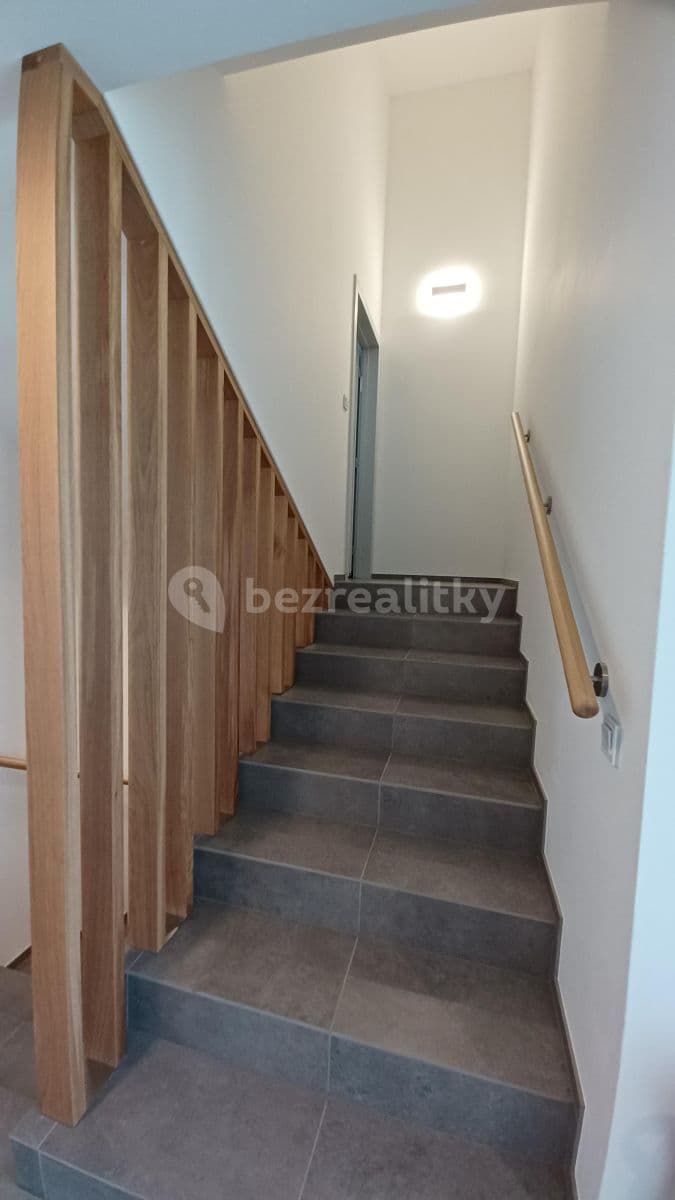 Prenájom bytu 3-izbový 85 m², Veverské Knínice, Jihomoravský kraj Prenájom bytu 3-izbový 85 m², Veverské Knínice, Jihomoravský kraj