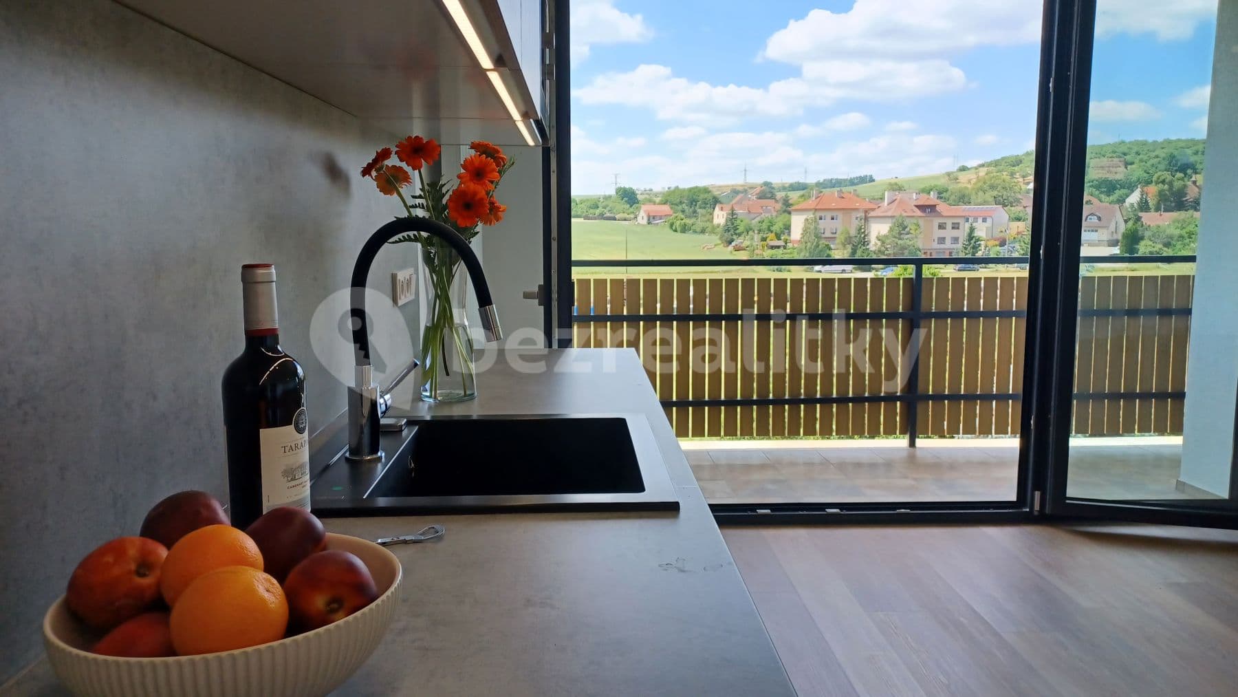 Prenájom bytu 3-izbový 85 m², Veverské Knínice, Jihomoravský kraj Prenájom bytu 3-izbový 85 m², Veverské Knínice, Jihomoravský kraj