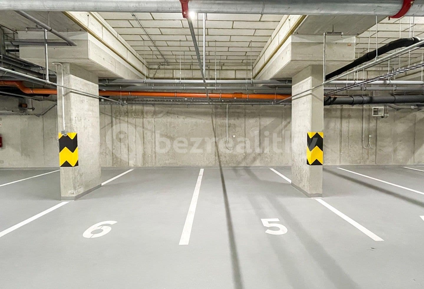 Prenájom garáže 12 m², Praha, Praha Prenájom garáže 12 m², Praha, Praha