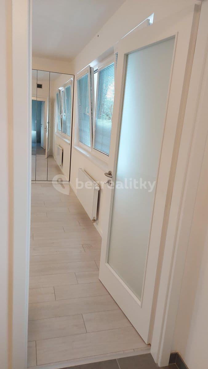 Prenájom bytu Garsoniéra 37 m², U Plynárny, Praha, Praha Prenájom bytu Garsoniéra 37 m², U Plynárny, Praha, Praha