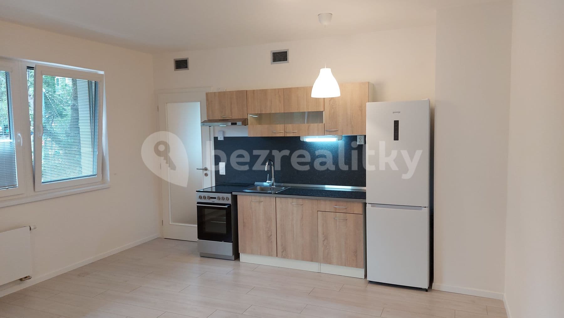 Prenájom bytu Garsoniéra 37 m², U Plynárny, Praha, Praha Prenájom bytu Garsoniéra 37 m², U Plynárny, Praha, Praha