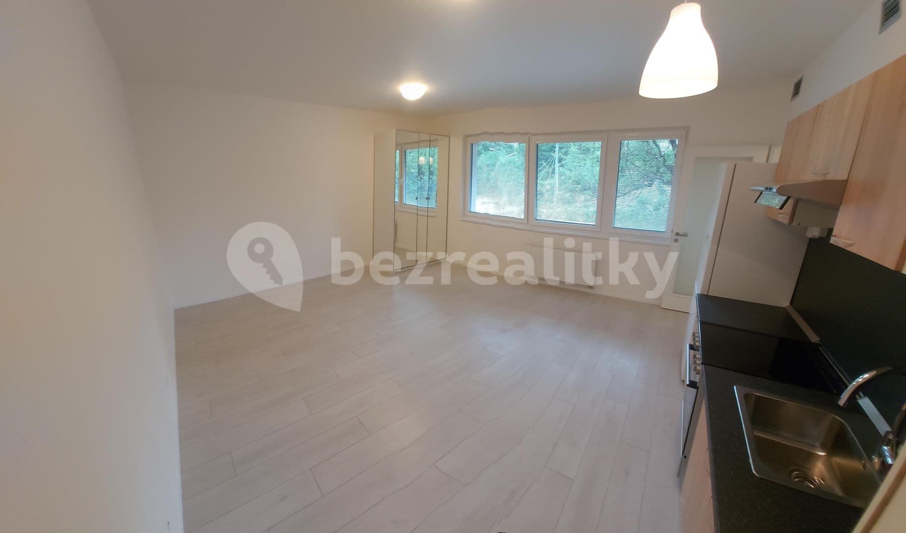 Prenájom bytu Garsoniéra 37 m², U Plynárny, Praha, Praha Prenájom bytu Garsoniéra 37 m², U Plynárny, Praha, Praha