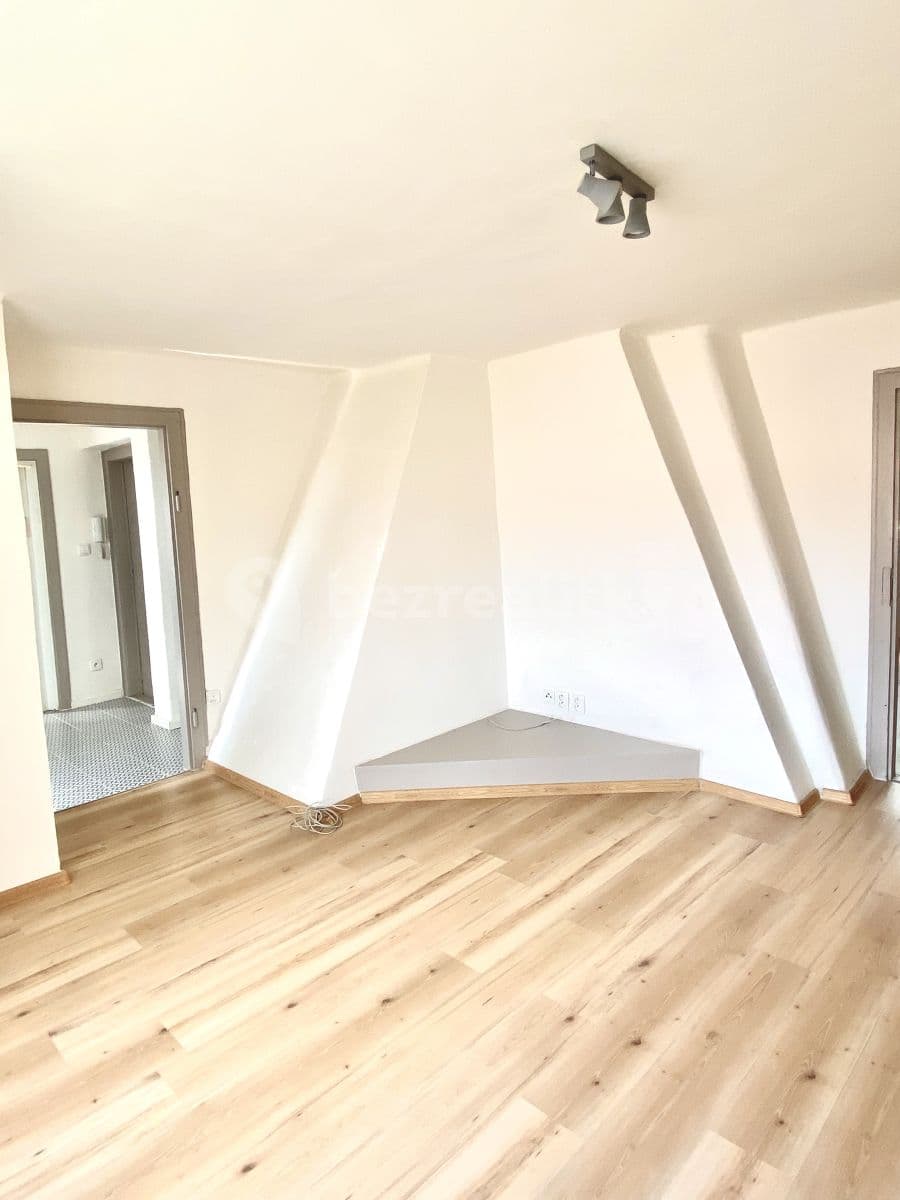 Prenájom bytu 2-izbový 56 m², Wolkerova, Litvínov, Ústecký kraj Prenájom bytu 2-izbový 56 m², Wolkerova, Litvínov, Ústecký kraj