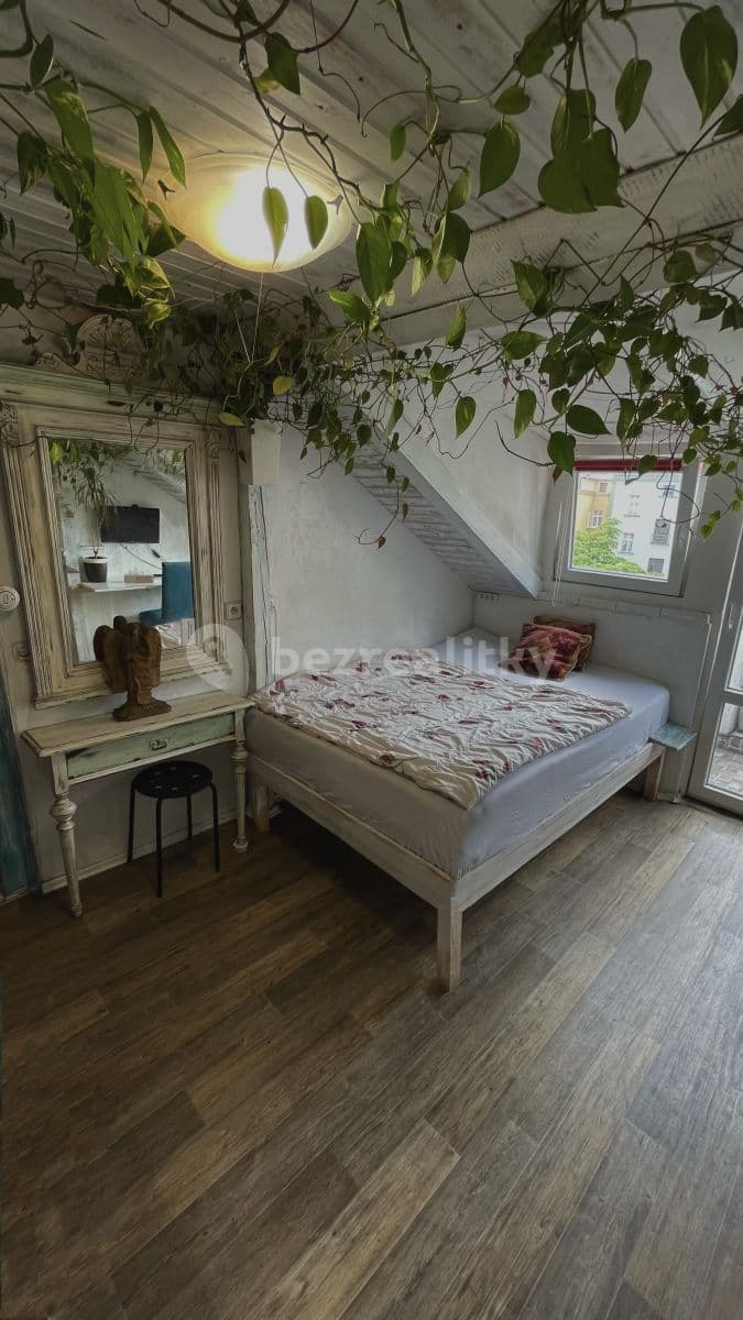 Prenájom bytu 1-izbový 25 m², Lublaňská, Praha, Praha Prenájom bytu 1-izbový 25 m², Lublaňská, Praha, Praha