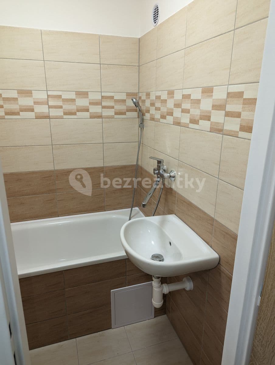 Prenájom bytu 3-izbový 55 m², Jelínkova, Sokolov, Karlovarský kraj Prenájom bytu 3-izbový 55 m², Jelínkova, Sokolov, Karlovarský kraj