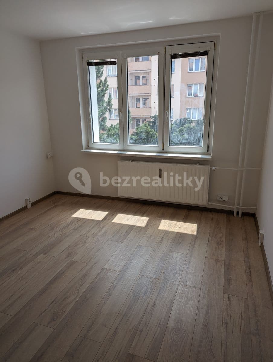 Prenájom bytu 3-izbový 55 m², Jelínkova, Sokolov, Karlovarský kraj Prenájom bytu 3-izbový 55 m², Jelínkova, Sokolov, Karlovarský kraj