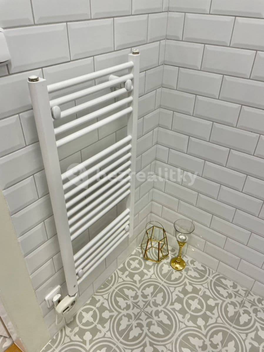 Prenájom bytu Garsoniéra 28 m², Baranova, Praha, Praha Prenájom bytu Garsoniéra 28 m², Baranova, Praha, Praha