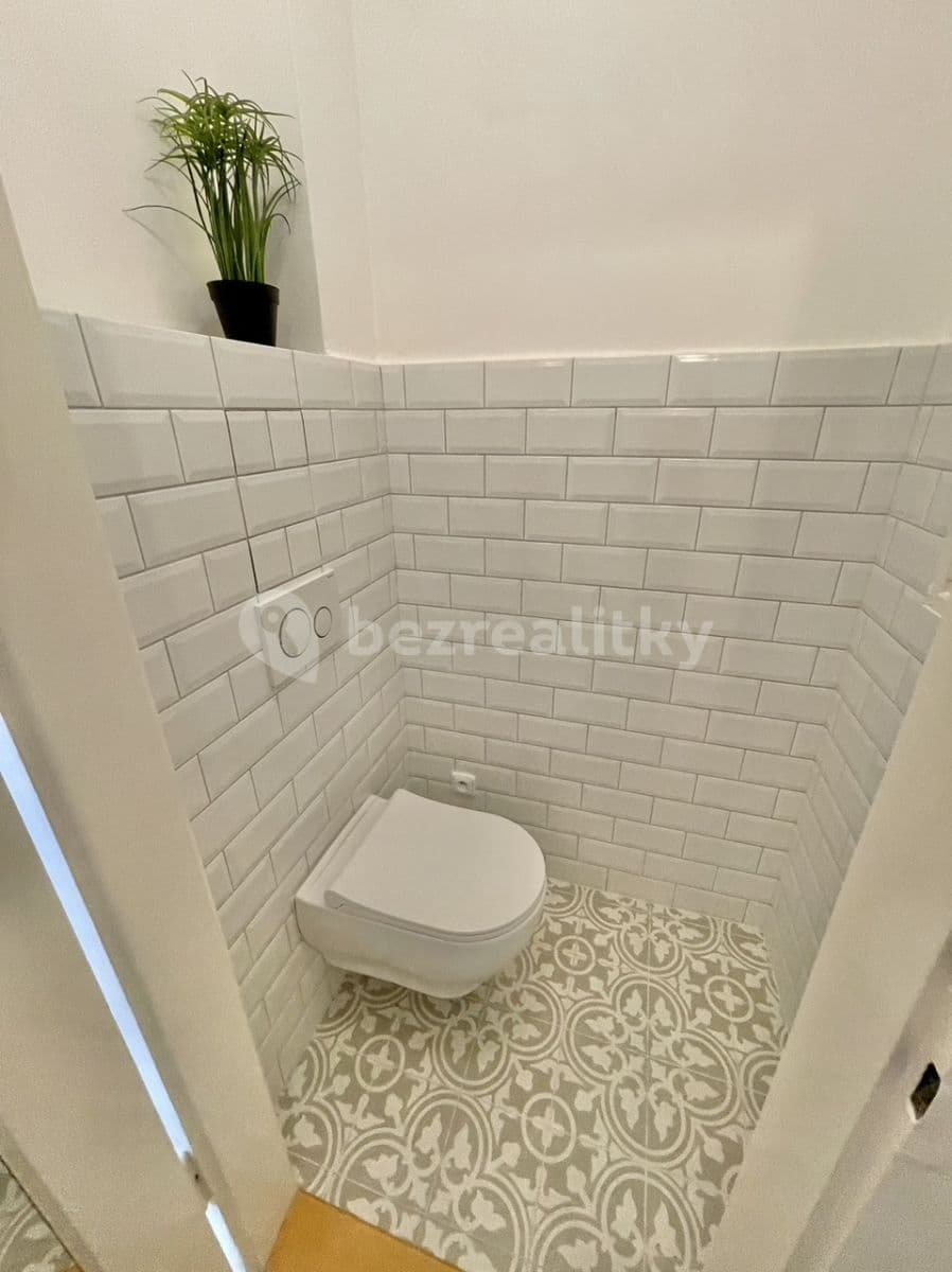 Prenájom bytu Garsoniéra 28 m², Baranova, Praha, Praha Prenájom bytu Garsoniéra 28 m², Baranova, Praha, Praha
