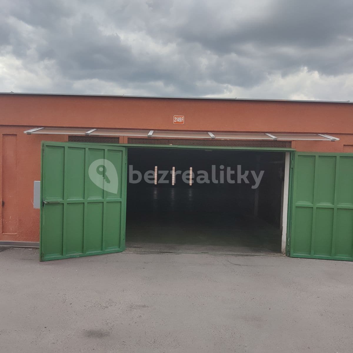 Prenájom garáže 18 m², Bellevue, Kladno, Středočeský kraj Prenájom garáže 18 m², Bellevue, Kladno, Středočeský kraj