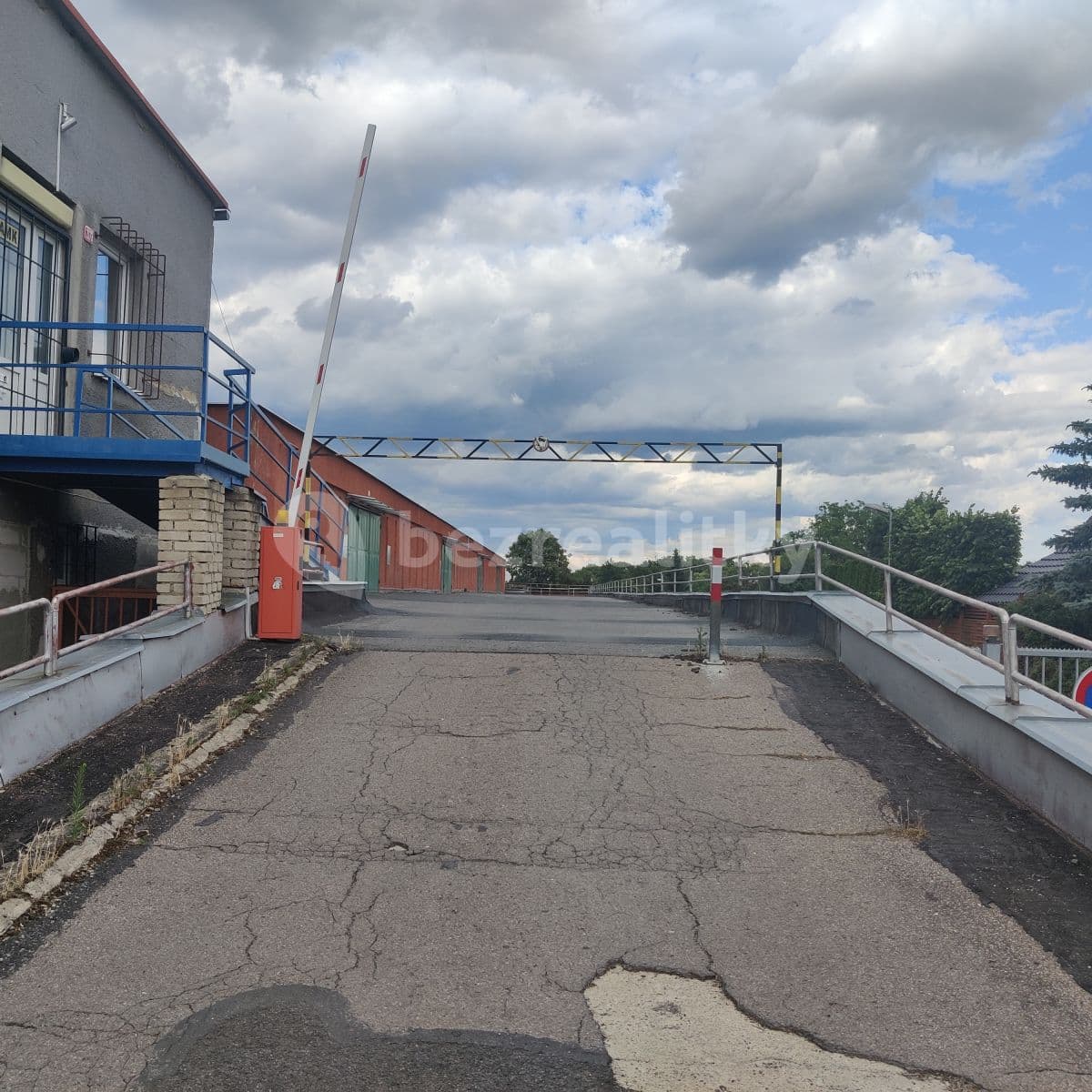 Prenájom garáže 18 m², Bellevue, Kladno, Středočeský kraj Prenájom garáže 18 m², Bellevue, Kladno, Středočeský kraj