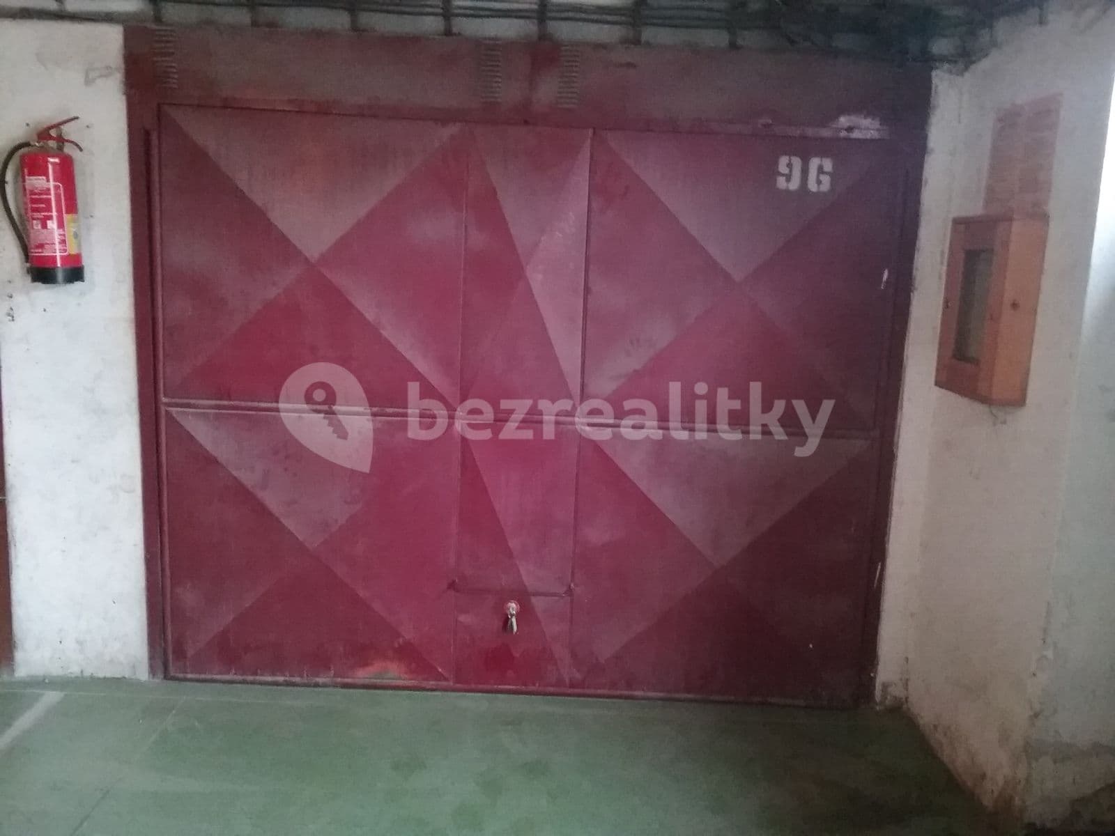 Prenájom garáže 18 m², Bellevue, Kladno, Středočeský kraj Prenájom garáže 18 m², Bellevue, Kladno, Středočeský kraj