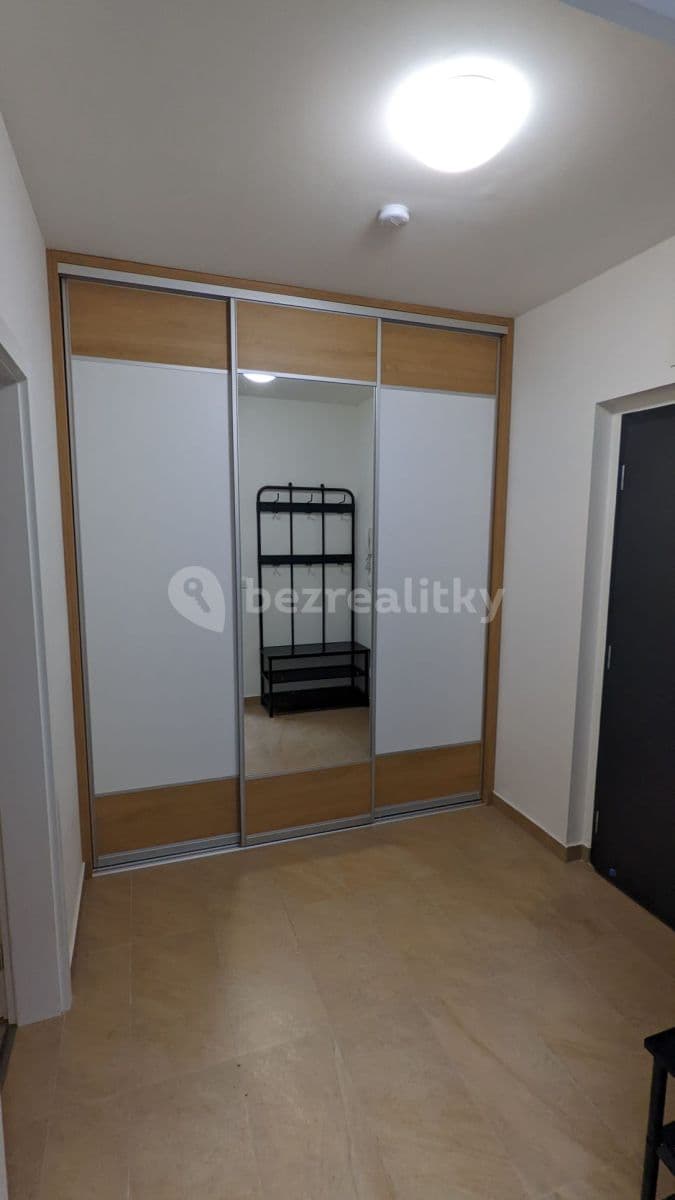 Prenájom bytu 1-izbový 42 m², Škrábkových, Praha, Praha Prenájom bytu 1-izbový 42 m², Škrábkových, Praha, Praha