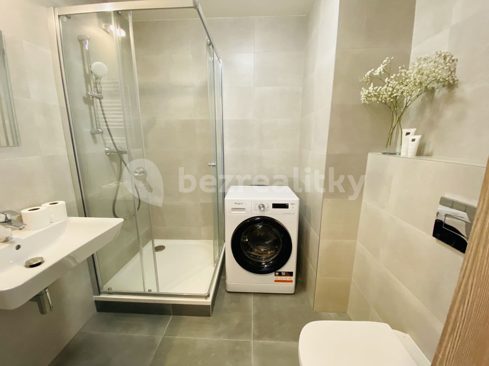 Prenájom bytu 1-izbový 24 m², Františka Kadlece, Praha, Praha Prenájom bytu 1-izbový 24 m², Františka Kadlece, Praha, Praha