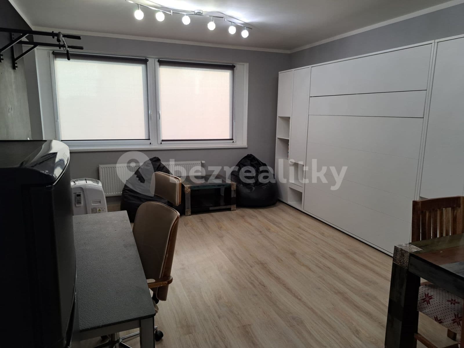 Prenájom bytu 2-izbový 58 m², Tupolevova, Praha, Praha Prenájom bytu 2-izbový 58 m², Tupolevova, Praha, Praha
