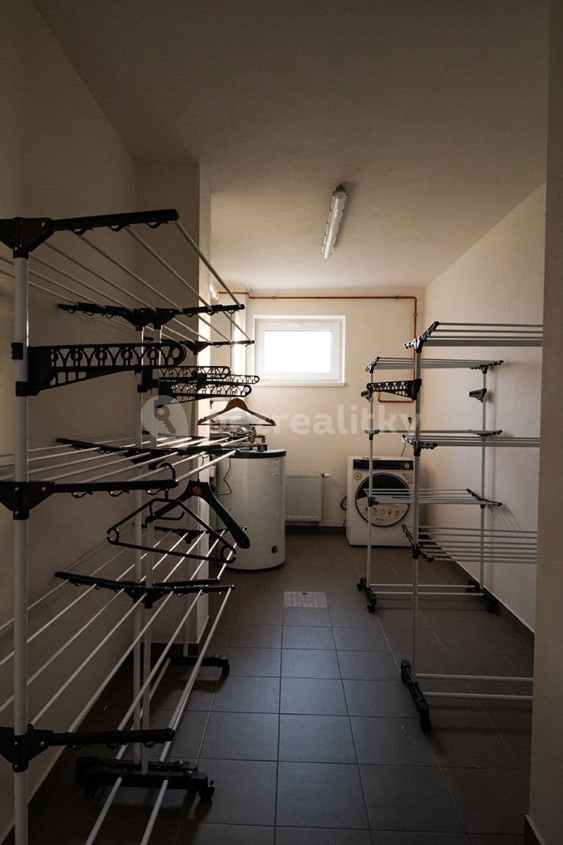 Prenájom bytu 1-izbový 29 m², Sadská, Praha, Praha Prenájom bytu 1-izbový 29 m², Sadská, Praha, Praha