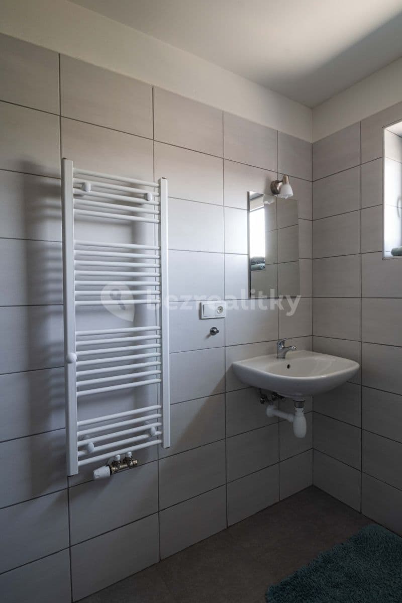 Prenájom bytu 1-izbový 29 m², Sadská, Praha, Praha Prenájom bytu 1-izbový 29 m², Sadská, Praha, Praha