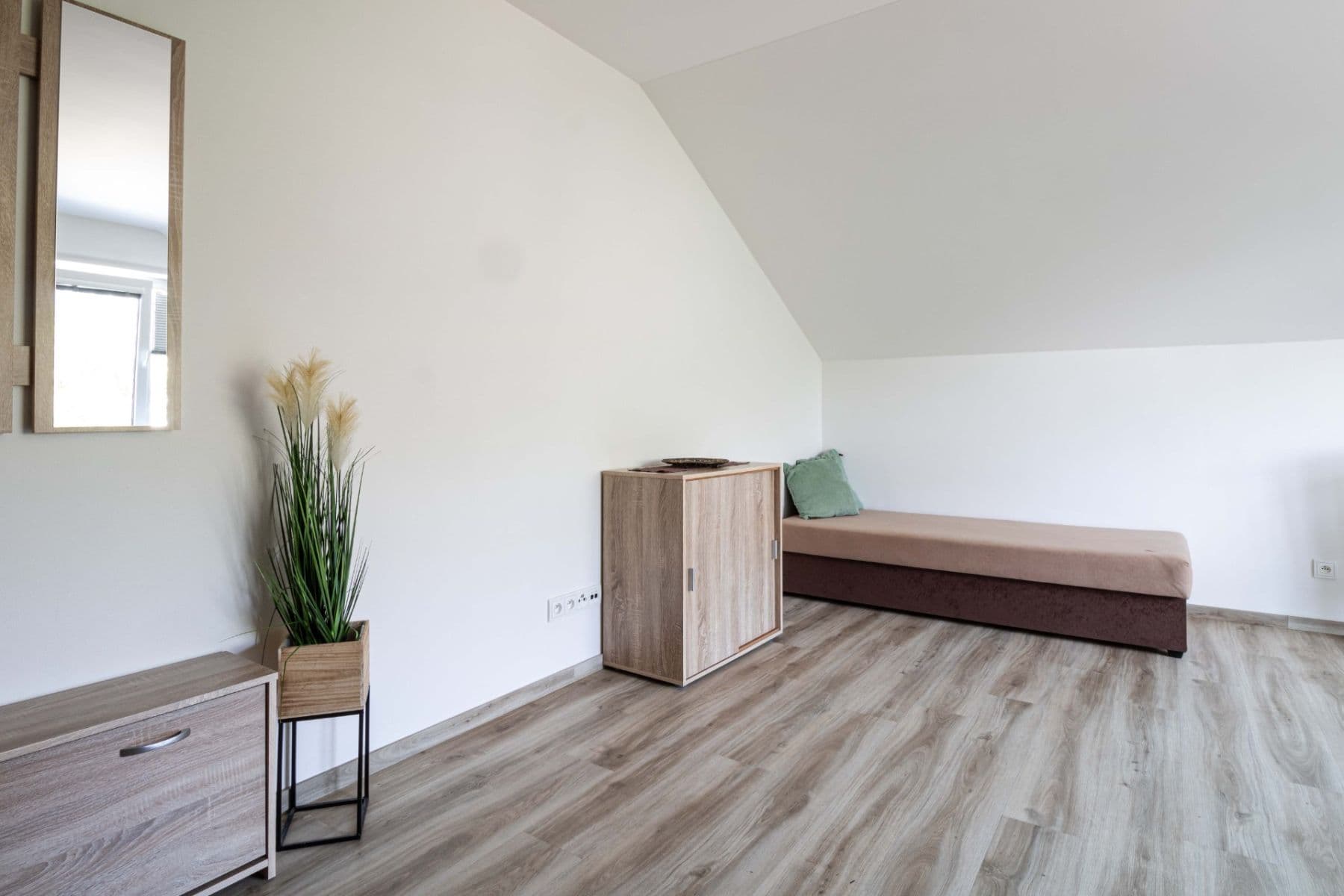 Prenájom bytu 1-izbový 29 m², Sadská, Praha, Praha Prenájom bytu 1-izbový 29 m², Sadská, Praha, Praha
